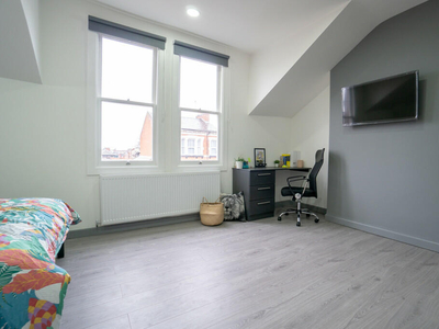 8 bedroom terraced house for rent in Severn Street, Leicester, LE2