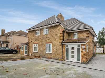 Central Avenue, Hayes - 3 bedroom semi-detached house