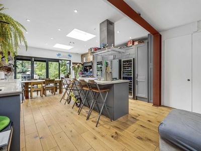 Property to rent in Southcroft Road, London SW17