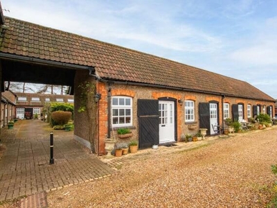 2 Bedroom Barn Conversion For Sale In Howell Hill Close