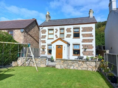 2 Bedroom Detached House For Sale In Bangor, Gwynedd