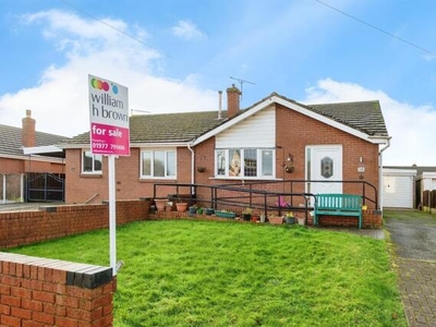 2 Bedroom Semi-detached Bungalow For Sale In Featherstone