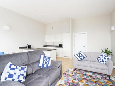 3 Bedroom Flat For Sale In Winterthur Lane, Dunfermline