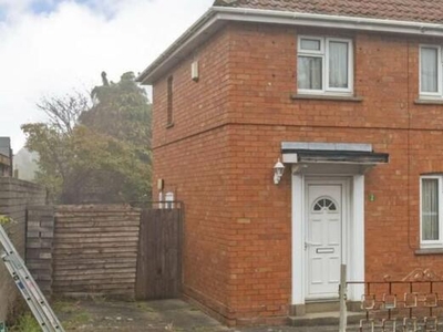 3 Bedroom Semi-detached House For Rent In Bristol