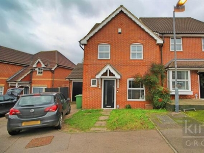 3 Bedroom Semi-detached House For Sale In Cheshunt