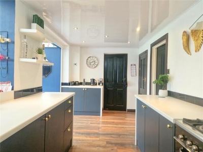 3 Bedroom Semi-detached House For Sale In Mirfield, West Yorkshire