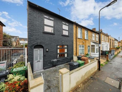 4 Bedroom House For Sale In Leyton