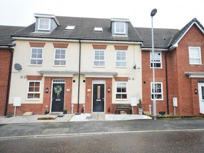 4 Bedroom Town House For Sale In Radcliffe