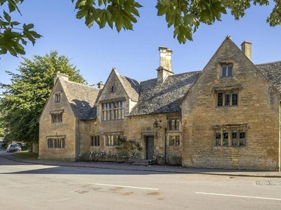 6 Bedroom Detached House For Sale In Broadway, Gloucestershire
