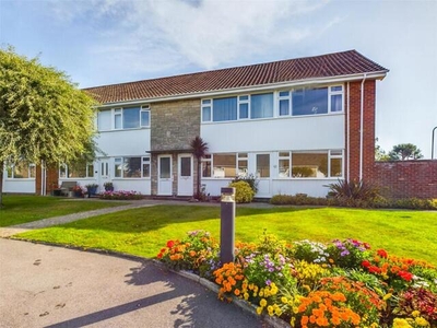 2 Bedroom Apartment For Sale In Friars Cliff, Dorset