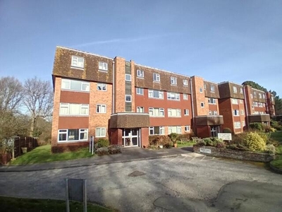 2 Bedroom Flat For Sale In St Marks Close, Bexhill On Sea
