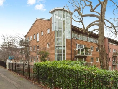2 Bedroom Flat For Sale In Woodford Green
