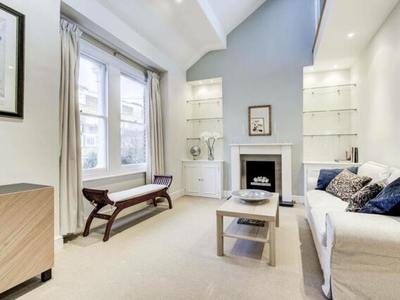 2 Bedroom Maisonette For Sale In Barons Court, London