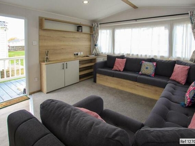 2 Bedroom Mobile Home For Rent In Clacton-on-sea, Essex