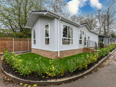 2 Bedroom Park Home For Sale In Hampshire