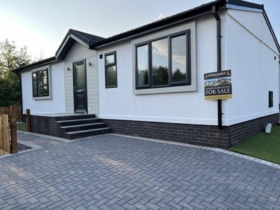 2 Bedroom Park Home For Sale In Stratton St Margaret