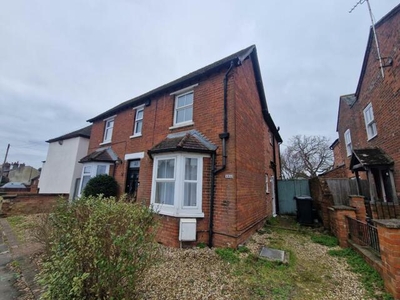 2 Bedroom Semi-detached House For Rent In Thatcham