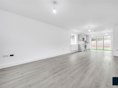3 Bedroom Apartment For Sale In Watford