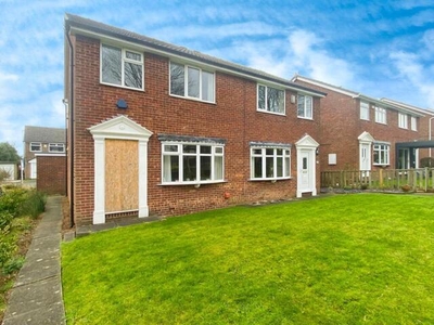3 Bedroom Semi-detached House For Sale In Liversedge, West Yorkshire