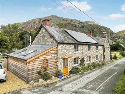 3 Bedroom Semi-detached House For Sale In Powys