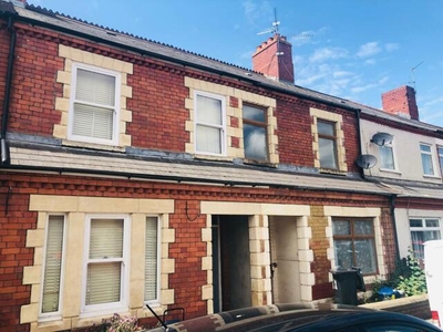 3 Bedroom Terraced House For Rent In Canton