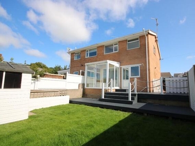 3 Bedroom Town House For Rent In Llandudno Junction, Conwy
