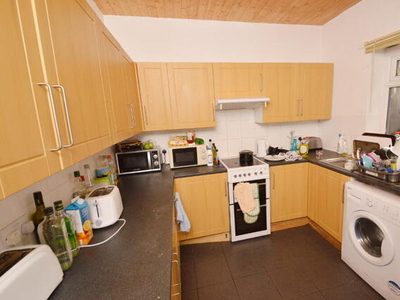 4 Bedroom Detached House For Rent In Fallowfield, Manchester