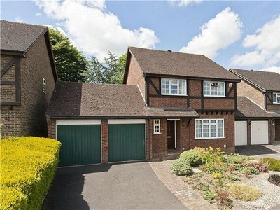 4 Bedroom Detached House For Rent In Guildford, Surrey