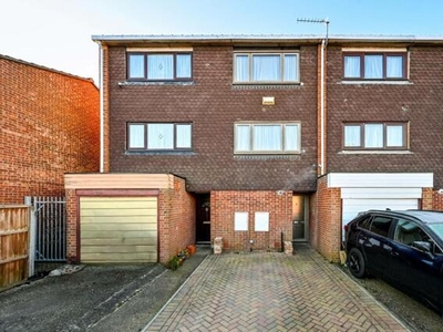 4 Bedroom Terraced House For Sale In Langley, Slough