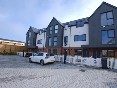 4 Bedroom Town House For Sale In Priory Road