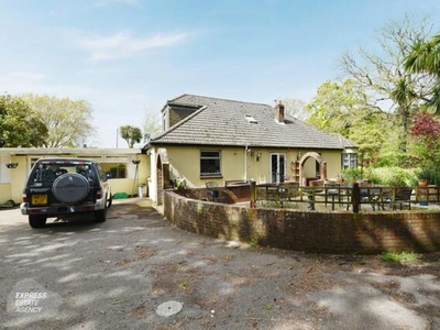 5 Bedroom Detached Bungalow For Sale In Holbury, Southampton