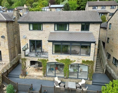 5 Bedroom Detached House For Sale In Dewsbury, West Yorkshire