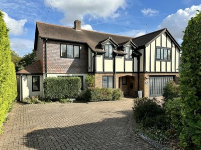 5 Bedroom Detached House For Sale In Hutton Mount