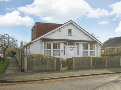 5 Bedroom Detached House For Sale In Shepperton