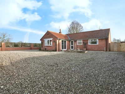 Church Street, East Markham, Newark - 3 bedroom detached bungalow