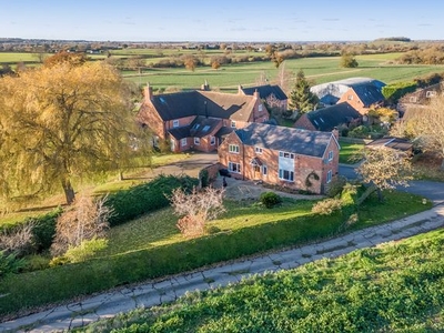 Country house for sale in Windmill Hill Lane, Chesterton, Warwickshire CV33