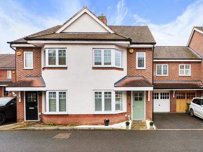 4 bedroom property for sale in Soprano Way, ESHER, KT10