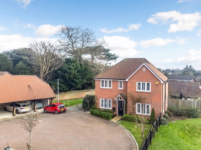 5 bedroom property for sale in Tithe Barn Close, Newbury, RG20