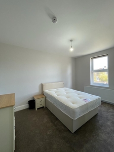 Room 5, Airthrie Road, Ilford IG3