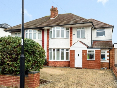 Semi-detached House to rent - West Way, Shirley, CR0