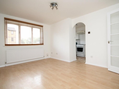 1 bedroom flat for rent in Cornmow Drive, Dollis Hill, NW10