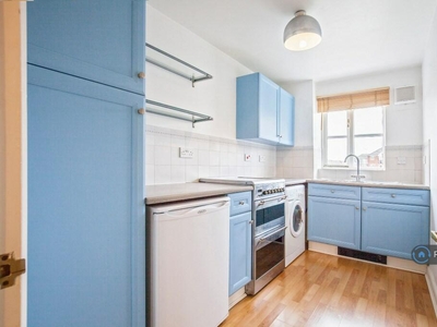 1 bedroom flat for rent in Riverhope Mansions, London, SE18