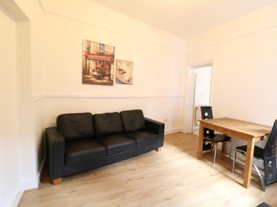 1 bedroom house share for rent in Room 5 Ashburnham Road, Bedford, MK40