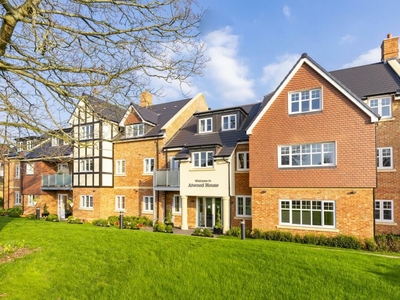 1 bedroom retirement property for rent in 2a Addington Road Sanderstead, South Croydon, Surrey, CR2 8AX, CR2