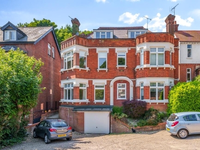 2 Bed Flat/Apartment For Sale in High Wycombe, Buckinghamshire, HP13 - 5043368
