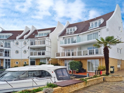 2 bedroom apartment for rent in Lake Avenue, Poole, Dorset, BH15