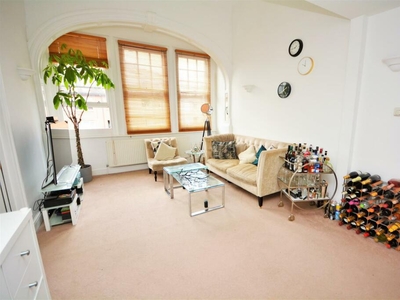 2 bedroom apartment for rent in North Road, Wimbledon, SW19
