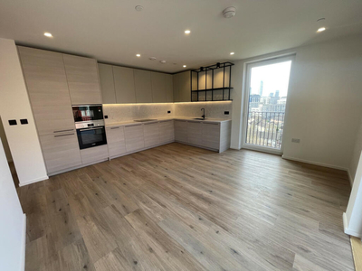 2 bedroom apartment for rent in Poplar Riverside, London, E14