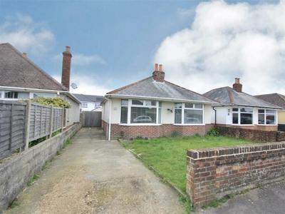 2 bedroom bungalow for rent in Rosemary Road, Parkstone, Poole, BH12