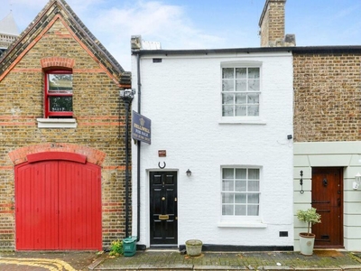 2 bedroom cottage for rent in St Marys Square, Ealing, W5